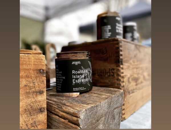 ARTISAN CANDLE. Roasted Island Espresso